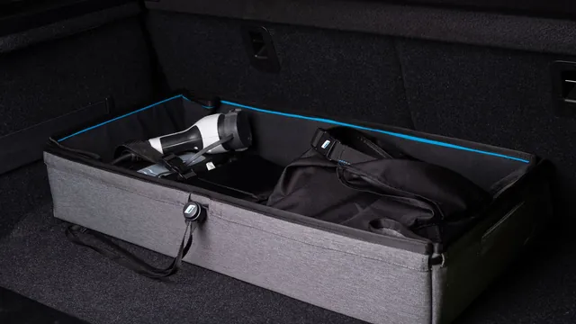 Aufgeräumter Kofferraum mit Reisetasche – Langzeitparken im Urlaub am Flughafen Berlin (BER)