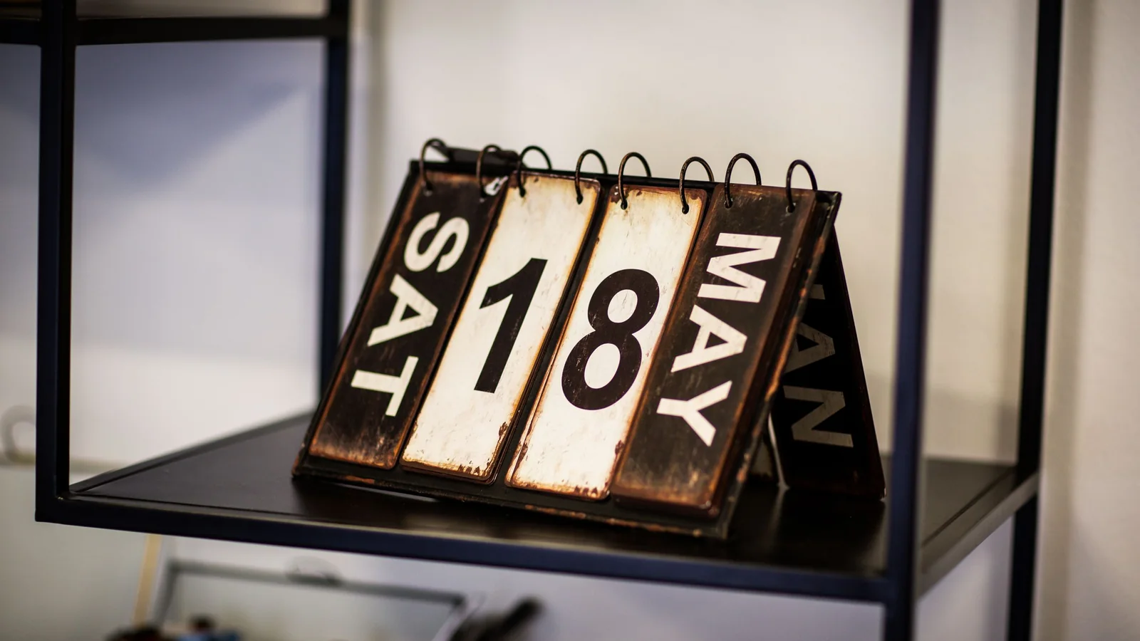 Calendrier de bureau avec une date – annuler ou modifier un parking à l'aéroport de Cologne/Bonn