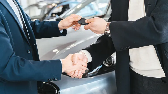 Übergabe eines Autoschlüssels mit Handschlag – Valet Parking am Flughafen Hannover